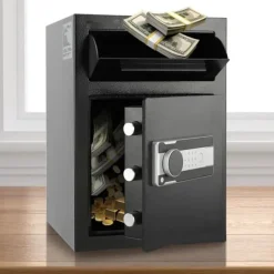 Pengeskabe^2,5 C Depository: Sikkerhedsboks med Drop Slot, adgangskoder og nøgler for ekstra beskyttelse.