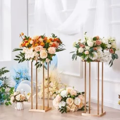 Krukker & Plantebeholdere^4 stk guld metal søjle blomsterstandere, 80 cm høj med geometrisk vase, perfekt til bryllupper og fester. Elegante midterstykker til receptioner.