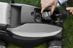 Havemaskiner^Alpina AL 3020 Li Kit 30 cm klippbatteriklippare - laddare och 20V 4Ah batteri ingår