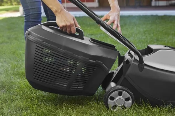 Havemaskiner^Alpina AL 3020 Li Kit 30 cm klippbatteriklippare - laddare och 20V 4Ah batteri ingår