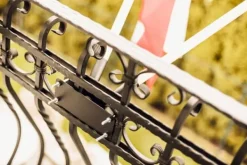 Flag & Vindposer^BALKONFLAGHOLDER TIL BALUSTRADEALKON II
