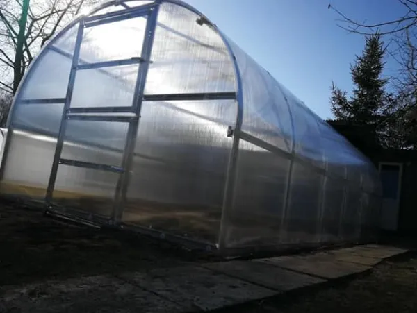 Sale Drivhus BALTIC 3x8m med 6 mm polycarbonatbelægning Drivhus