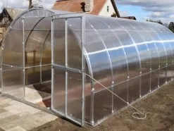 Discount Drivhus KLASIKA RØR 3x8m (24m2) med fundamenter og 4mm polycarbonatbelægning Drivhus