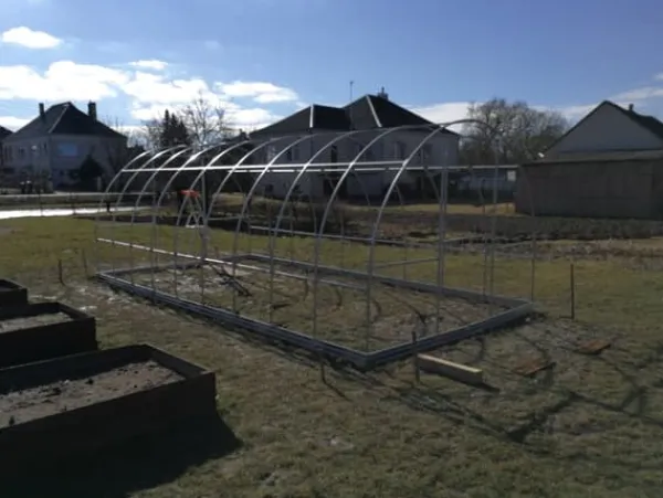 Clearance Drivhus KLASIKA RØR 3x10m (30m2) med fundamenter og 4mm polycarbonatbelægning Drivhus