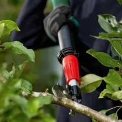 Bosch Haveværktøj^Elektrisk klippesaks, der kan forlænges ADVANCEDPRUNE