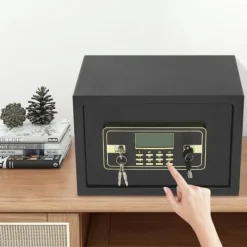 Pengeskabe^Elektronisk pengeskab - 22 L sikkerhedsboks - Alarm - Dobbeltlås - Vægmontering/fritstående - LED-display - Aftagelig hylde - Sort