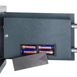 Pengeskabe^Elektronisk pengeskab 20 x 31 x 22cm + 4 batterier - sort