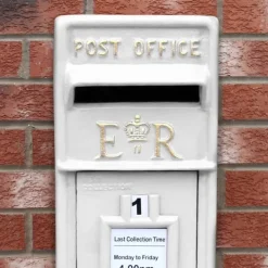 Postkasser & Brevindkast^Engelsk postkasse - hvid | Royal Mail Låst postkasse Bryllupsdekoration Dåpsdekorationer Havedekorationer Begivenheder Britisk