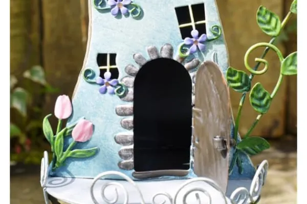 Til Fugle & Småvildt^Fairy Treehouse i metal og håndmalet