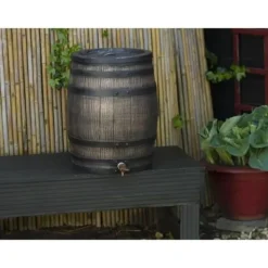 Outlet Fatformad vattenuppsamlare - NATURE - Rotationsgjuten PE - 50 liter - Tillbehör ingår Regntønder