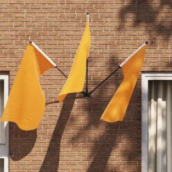 Flag & Vindposer^Flagstangholder i stål - Moderne design til haven | Farve: Sort | Størrelse: 10.5x7.5 cm