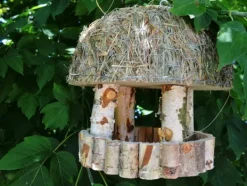 Til Fugle & Småvildt^Fuglefoderhus i træ – fuglehus K110