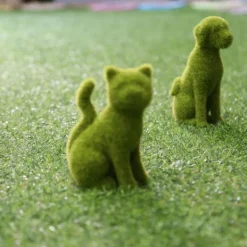Havedekorationer^Grøn Kat Sidder Dekoration i Harpiks med Græsagtig Flokning til Udendørs Have, Altan og Vinduessmykning Sitting kitten