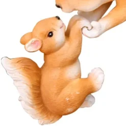 Havedekorationer^Have egern statuer Hængende baby forældre egern pryd harpiks egern figur indendørs udendørs have dyr statuer