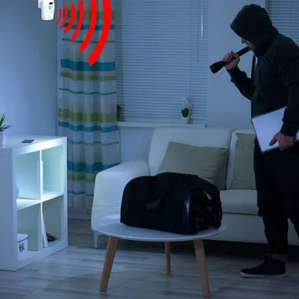 Bevægelsesdetektorer^Infrarød bevægelsessensoralarm - tyverialarm med 2 fjernbetjeninger, 105° scanningsområde og 105dB, egnet til hjem/garage/butik