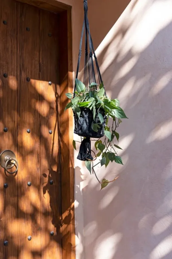 Krukker & Plantebeholdere^Macrame Planteholder - Sort - L