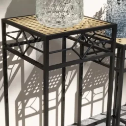 Online Outsunny 3-delt stabelbart plantestativ blomsterbord blomsterholder med rattan-look plantestativ til have altan metal guld Plantestativer