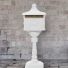Best Postkasse med piedestal i vintagestil - Rustbestandig aluminium | Farve: Hvid Postkasser & Brevindkast