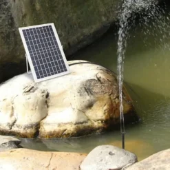 Sale Solcelle fontænepumpe til dam/pool/akvarium - Vandpumpe Sæt - 10 W - 24 V Børsteløs - Max 1000 l/t - Dyser Medfølger - Plast - Sort Springvand & Damme