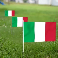 Flag & Vindposer^Sæt med italienske flag Håndflag 13 x 20 cm 12 stk. med en 30,5 cm spydspids