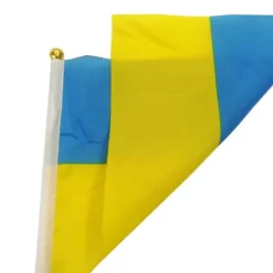 Flag & Vindposer^100st Ukraina Handhållna Flaggor 21*30cm Ukrainska nationella Mini Stick Flaggor Fest Festival Parader Fester Dekor