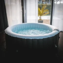 Spa & Udendørsbad^SUNSPA Runt uppblåsbart spa 4 platser