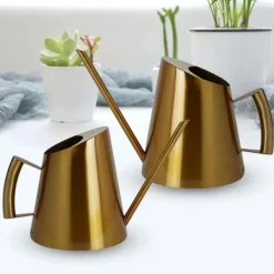 Vanding^Vandkande - Lille blomsterkande - Rustfrit stål 201 - Lang tud - 900 ml - Moderne design - Lakeret overflade - Guld