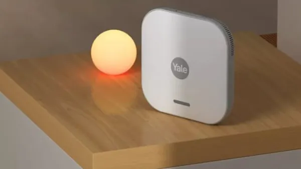 Sale Yale Smart Alarm Starter Kit 7 varer - Kontrolpanel, Tastatur, Fjernbetjening, 2x Bevægelsessensor, 2x Vindue/Dørsensor Hjemmealarmsystemer